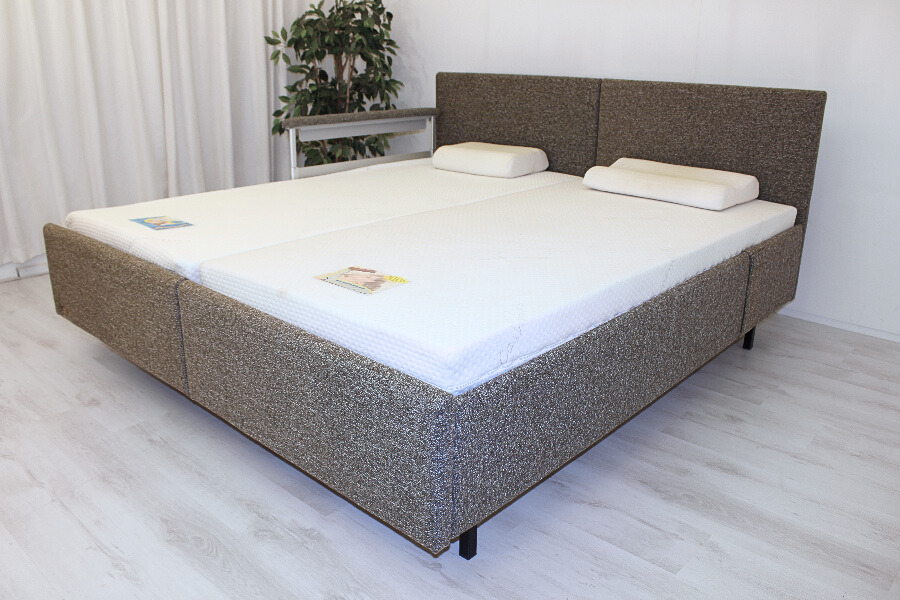 Hoog-laag bed QQQ1066 Tweepersoons zorg-verpleeg bed King DARIUS II MOV 2 x 90 x 210 Geheel nieuw gestoffeerd!